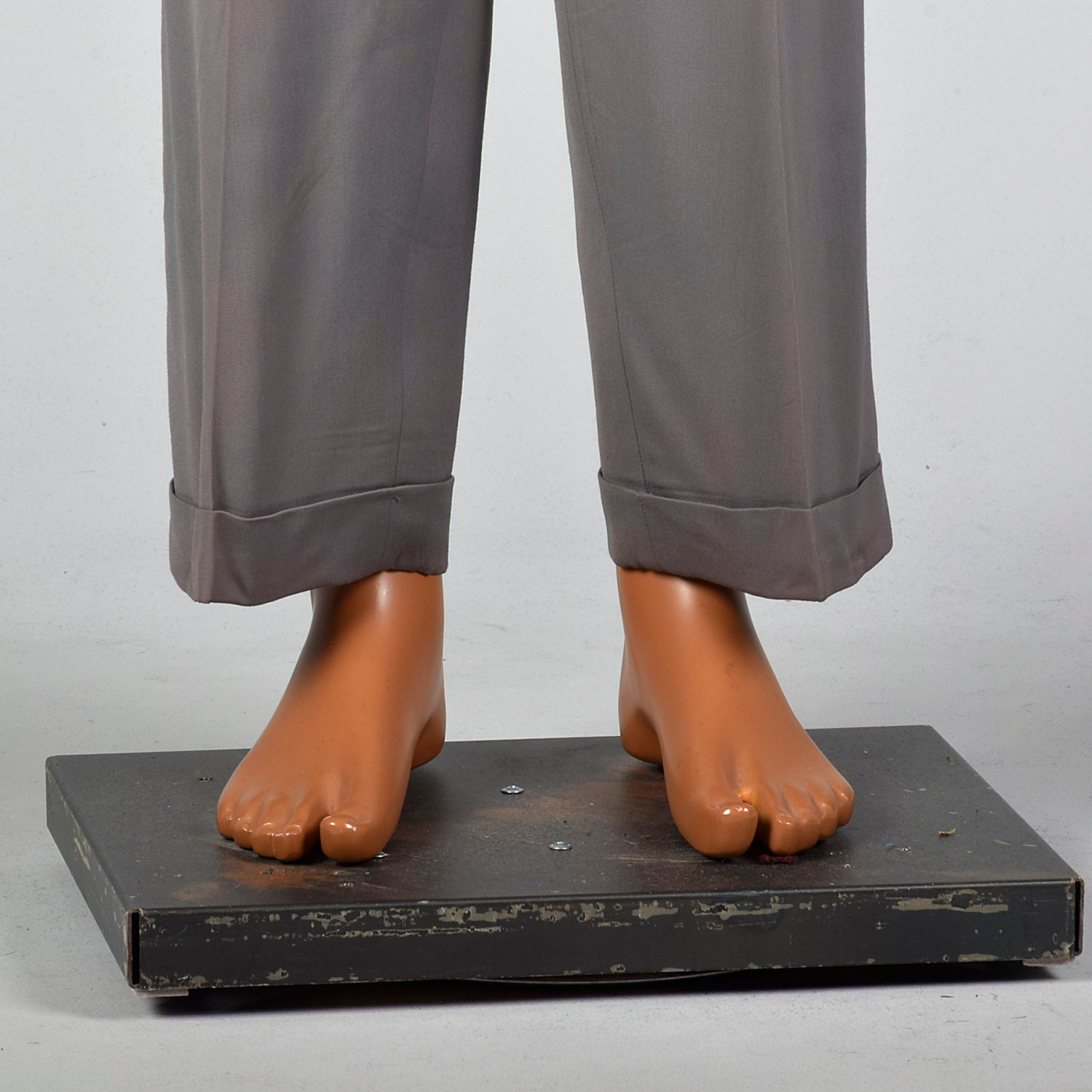 Medium 1950s Gray Hollywood Waist Gaberdine Pants