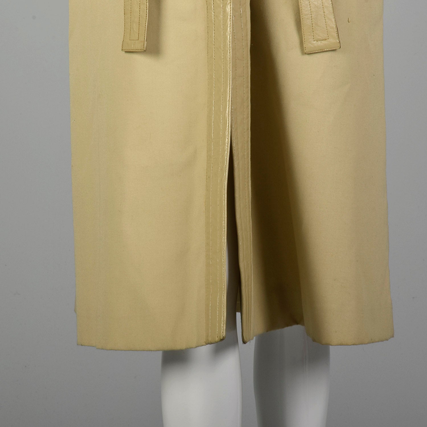 Medium Bonnie Cashin 1970s Tan Trench Coat