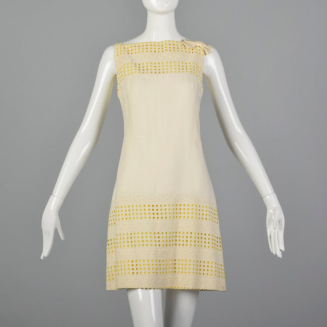 1960s Summer Day Dress with Decorative Eyelets