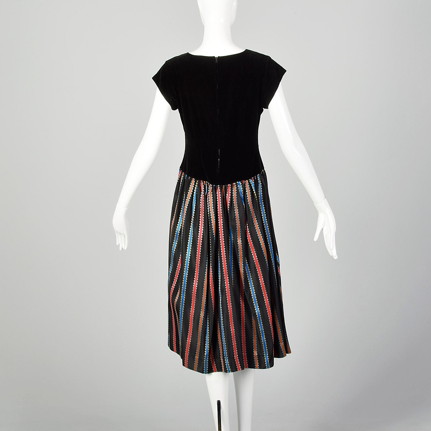 Medium 1950s Prom Dress Black Velvet Ribbon Stripe Taffeta Short Sleeve Prom Cocktail Evening