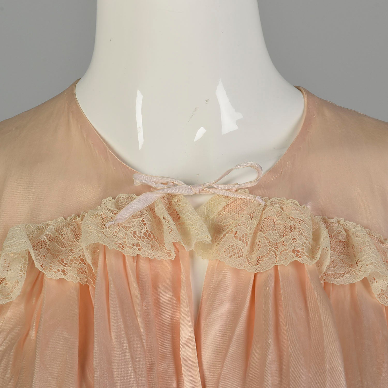 Medium 1950s Bed Jacket Pink Silk Glamorous Boudoir Swing Robe Lingerie