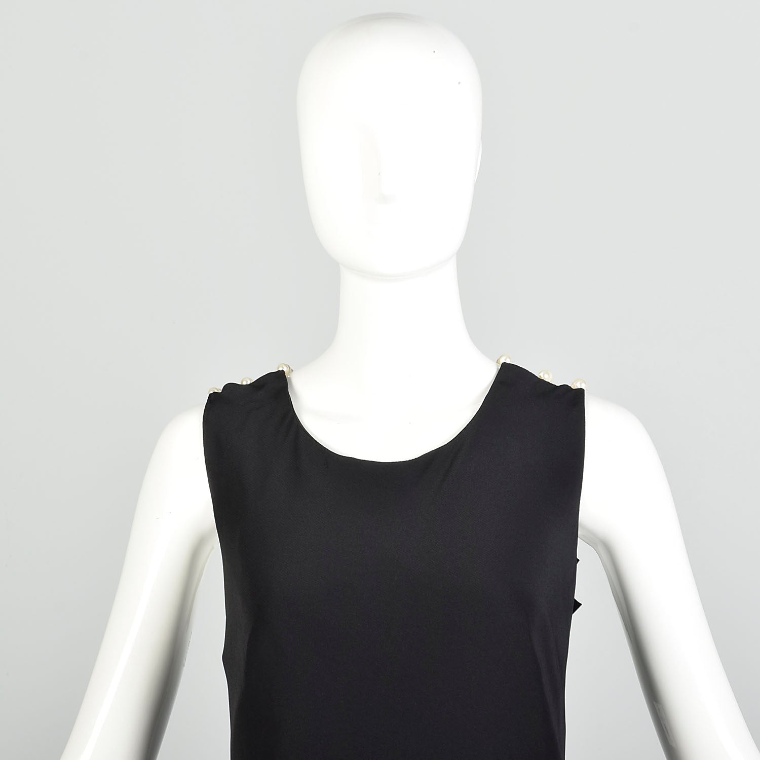 Medium 1980s Victor Costa Pearl Back LBD Sexy Cocktail Little Black Dress