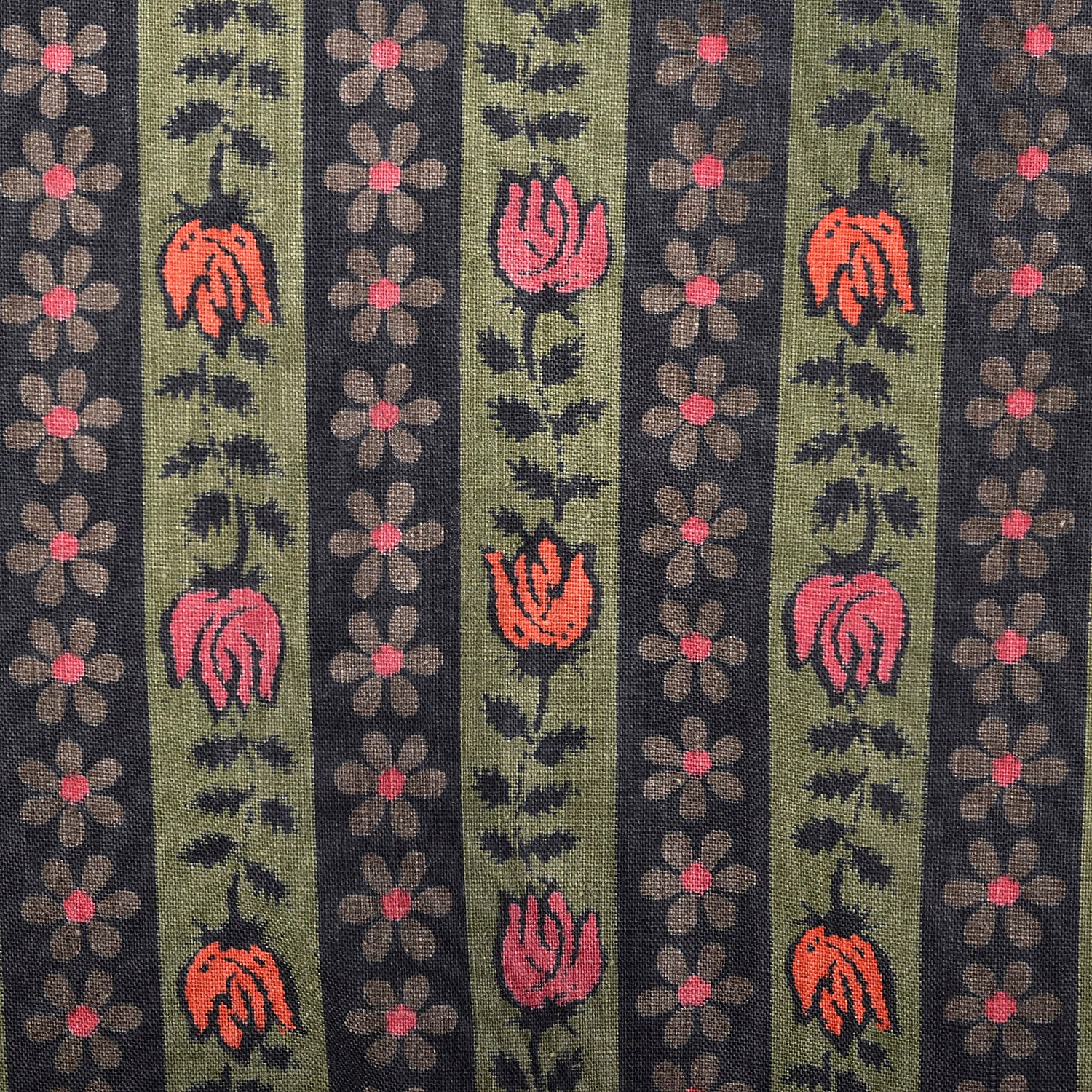 Medium 1950s Green Novelty Tulip Print Day Dress