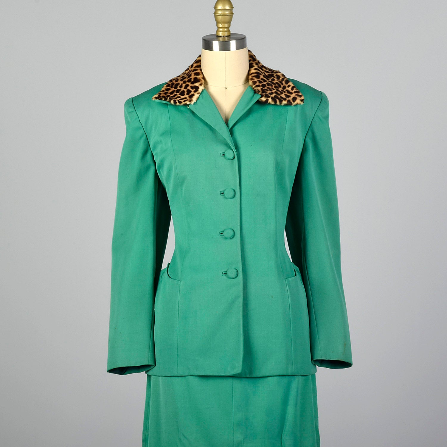 Medium 1950s Green Skirt Suit with Faux Leopard Collar