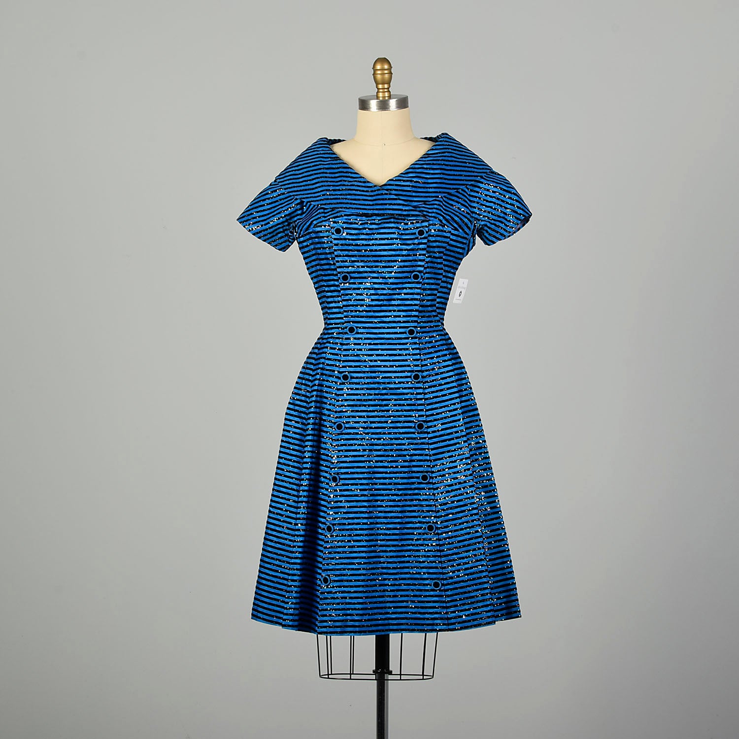 Medium 1950s Dress Blue Short Sleeve Striped Glitter Flocked Shawl Col Style & Salvage Medium 1950s Dress Blue Short Sleeve Striped Glitter Flocked Shawl Col Style & Salvage