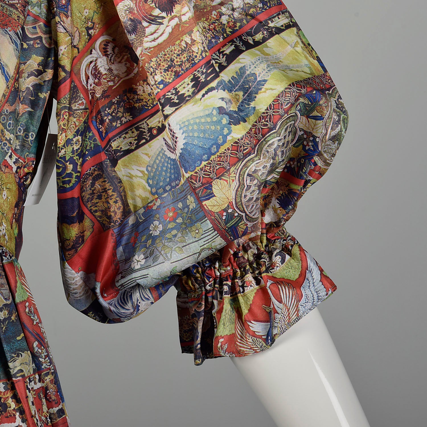 XS Maxi Dress 1970s Tie Back Waist Flowy Novelty Print