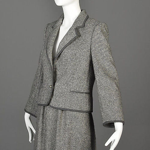 1990s  Louis Feraud Gray Tweed Skirt Suit