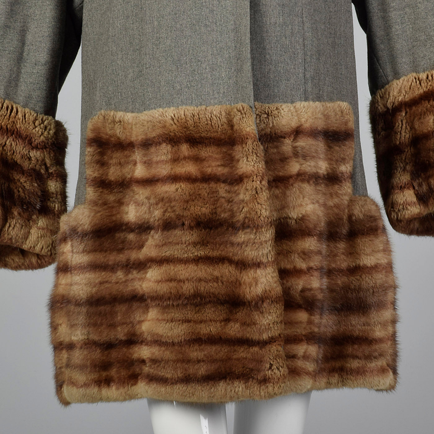 1940s Gray Wool Swing Coat with Beaver Fur Trim