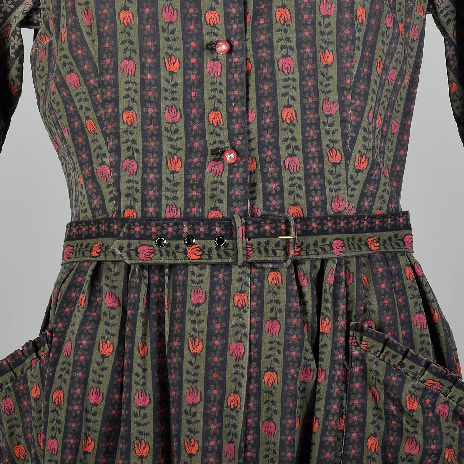 Medium 1950s Green Novelty Tulip Print Day Dress