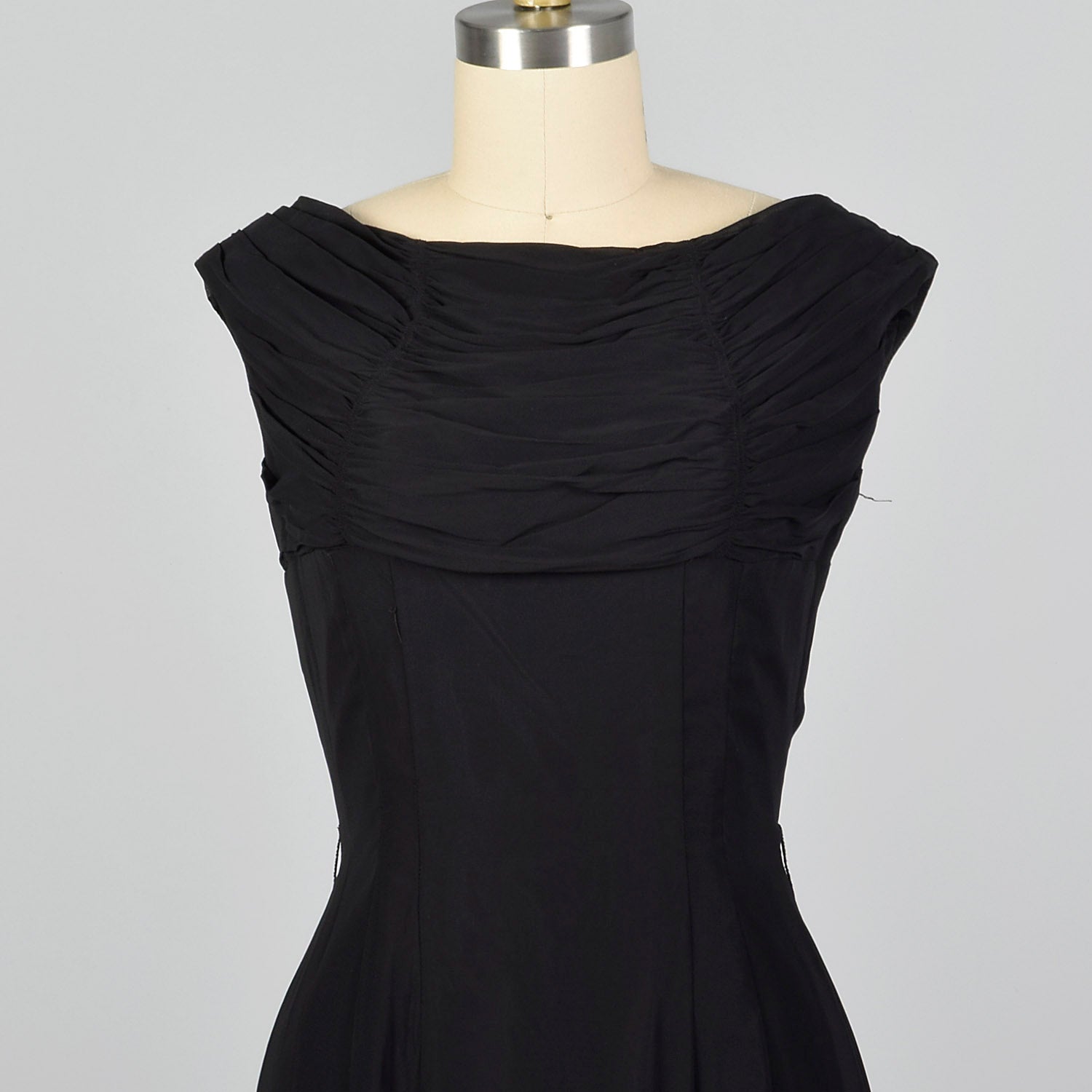 XS 1950s Black Cocktail Dress with Train