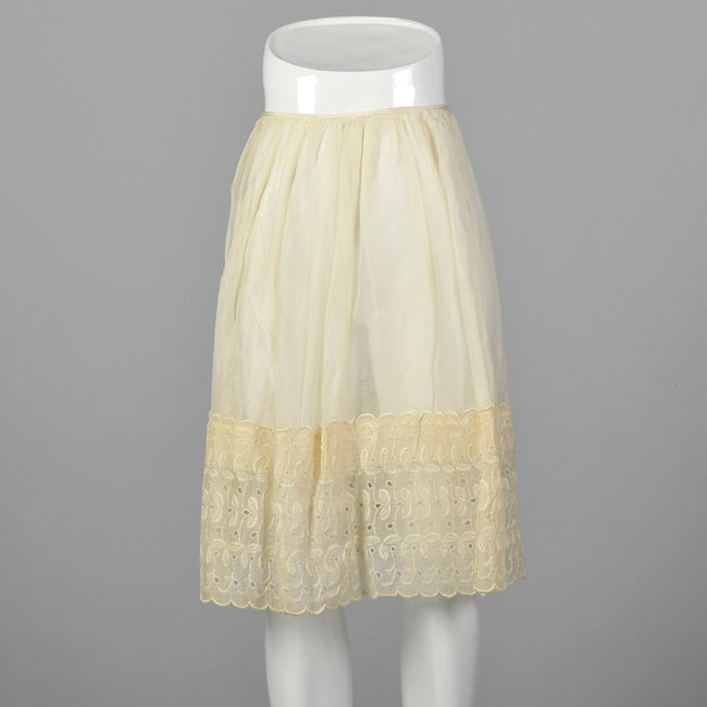 1950s Off White Cotton Eyelet Slip