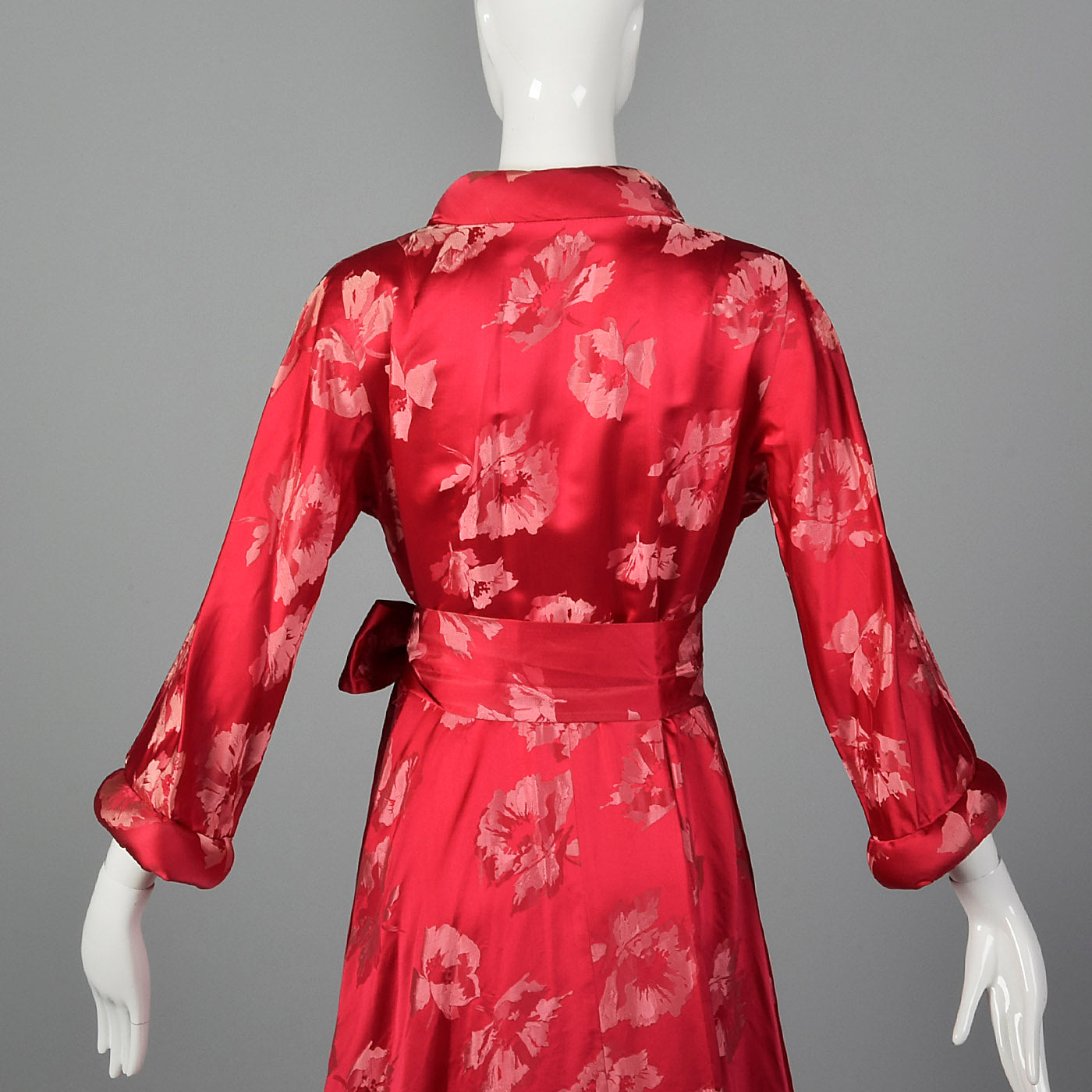 1960s Pink Silk Robe with Space Age Rolled Cuffs and Hem