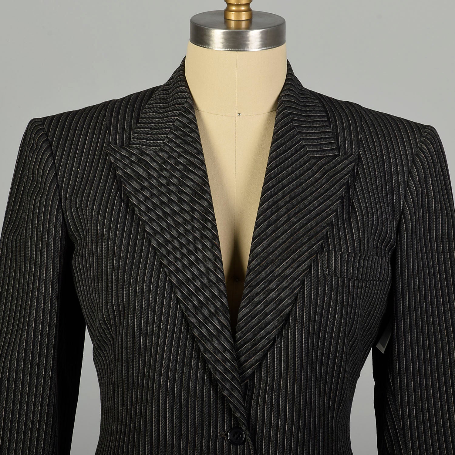 Small 1950s Two Button Gray Black Stripe Blazer Welt Pockets Unvented