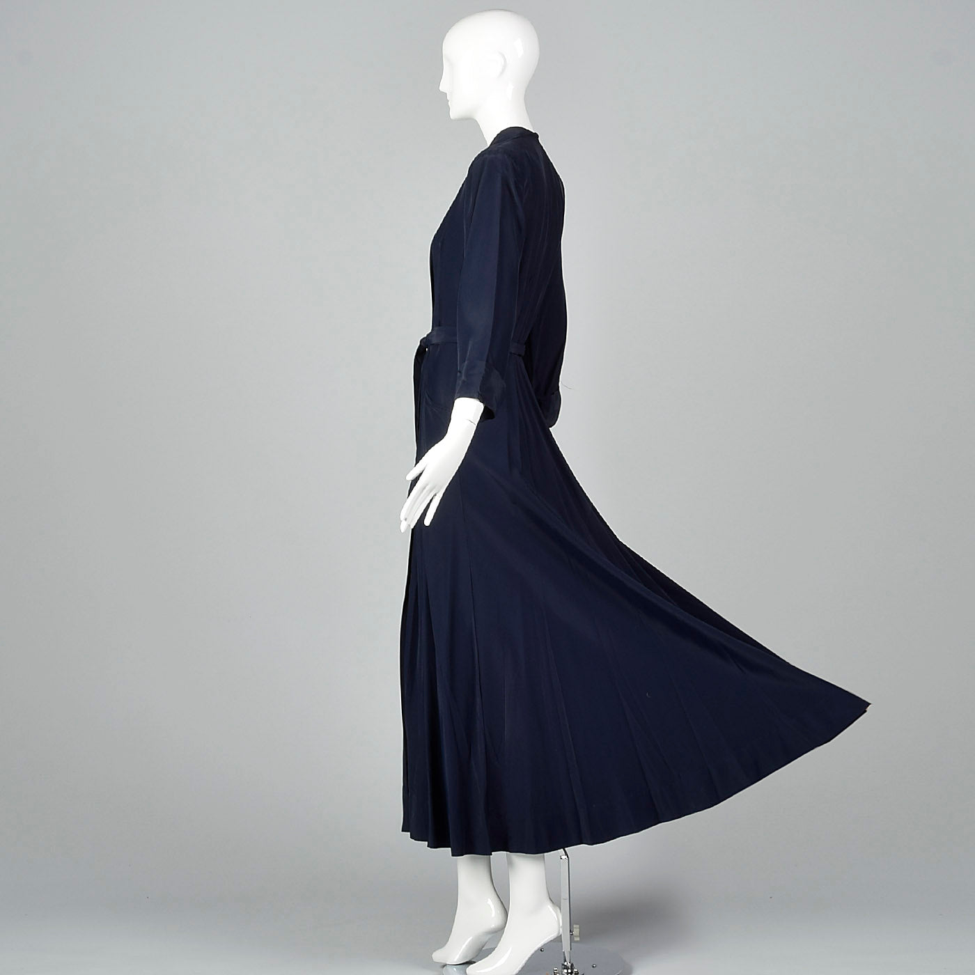 1950s Navy Rayon Dressing Gown