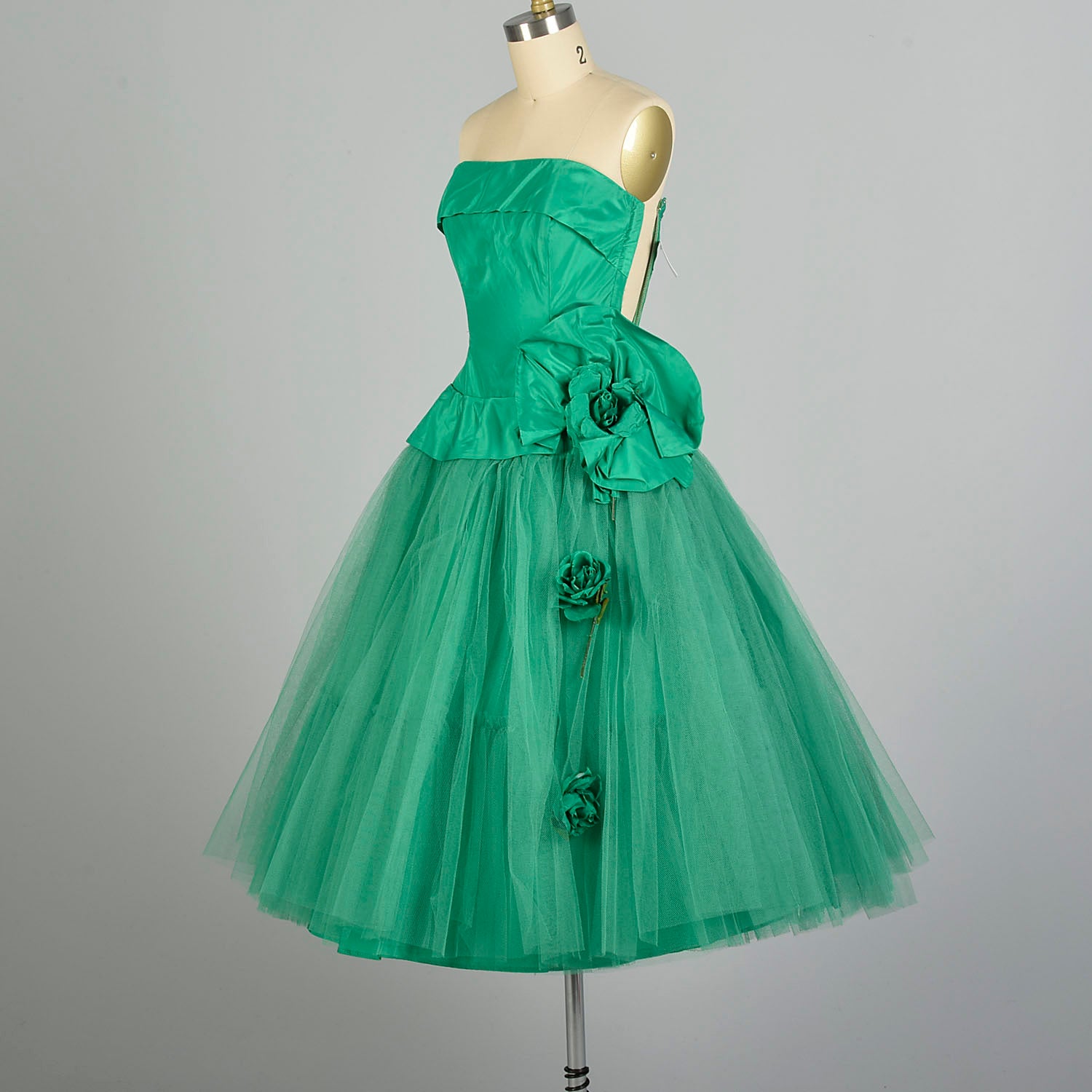 XS 1950s Kelly Green Tulle Prom Dress Strapless Taffeta Peplum Bodice Style & Salvage XS 1950s Kelly Green Tulle Prom Dress Strapless Taffeta Peplum Bodice Style & Salvage