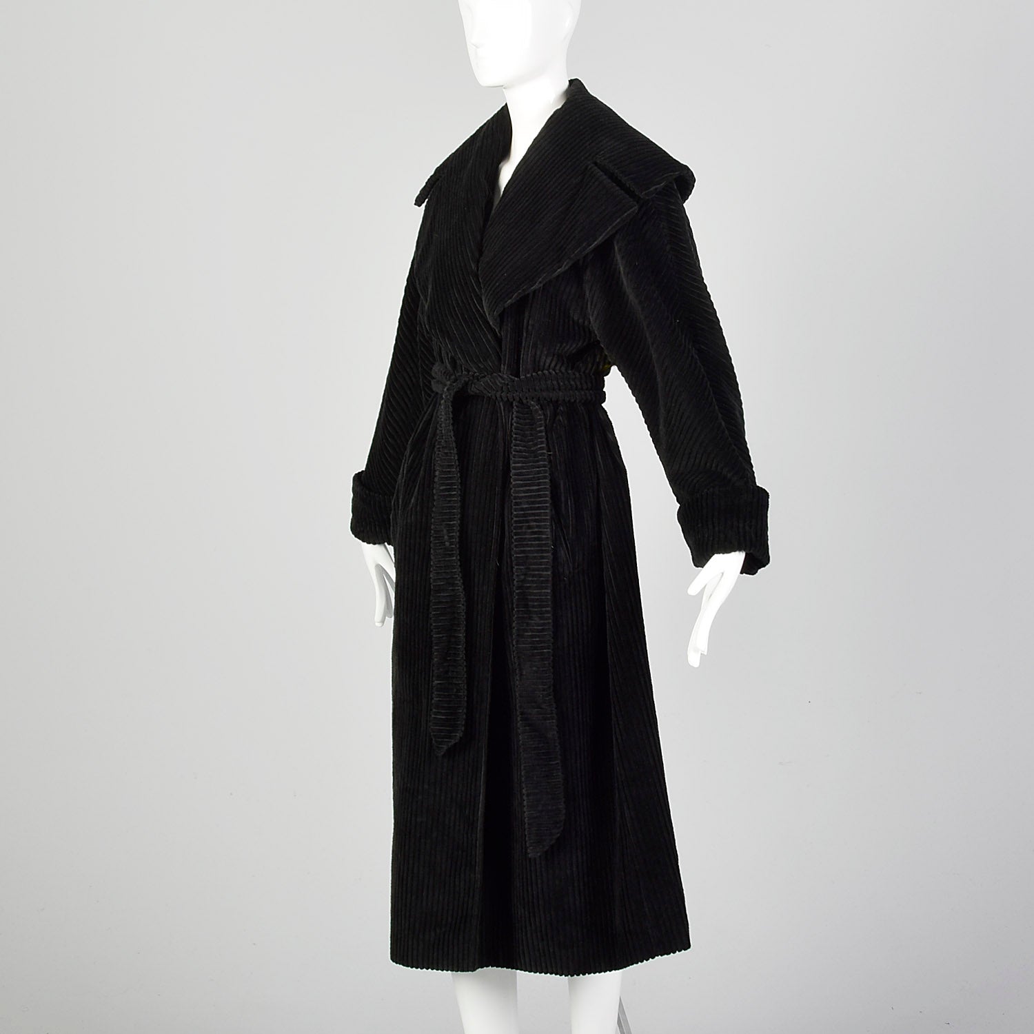 Medium Bill Blass 1980s Black Corduroy Coat