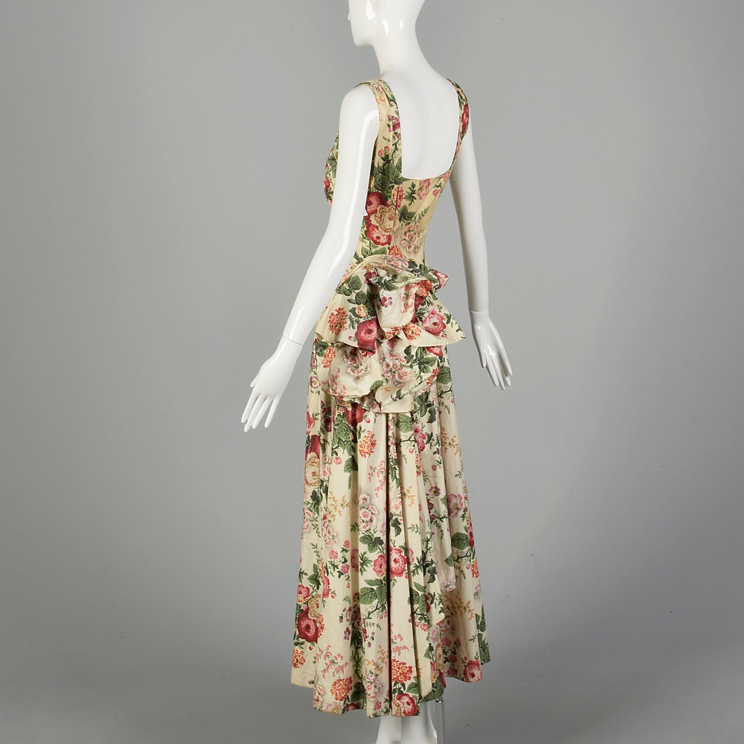 Medium 1940s Sleeveless Floral Spring Dress Ruched Bust