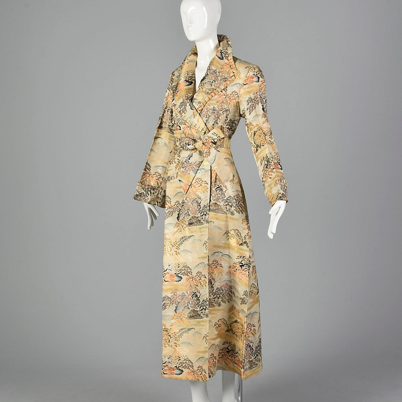 1950s Metallic Brocade Robe in Landscape Motif