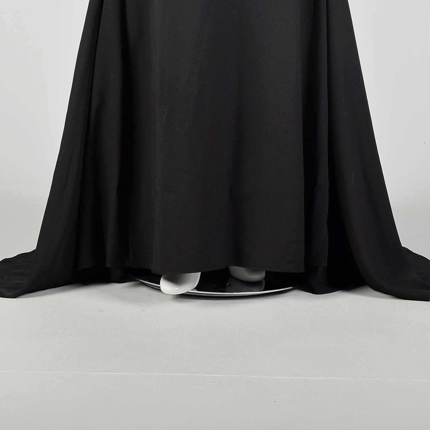 Medium Pronovias Black Mermaid Gown Sleeveless Formal Dress Keyhole Back