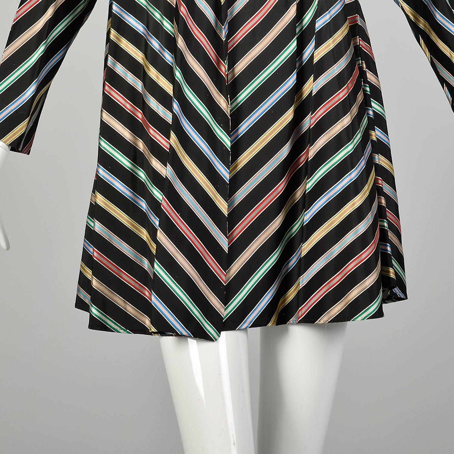 1950s Maxan Swing Jacket Taffeta Ribbon Stripe Dolman Sleeves Chevron Stripe Back