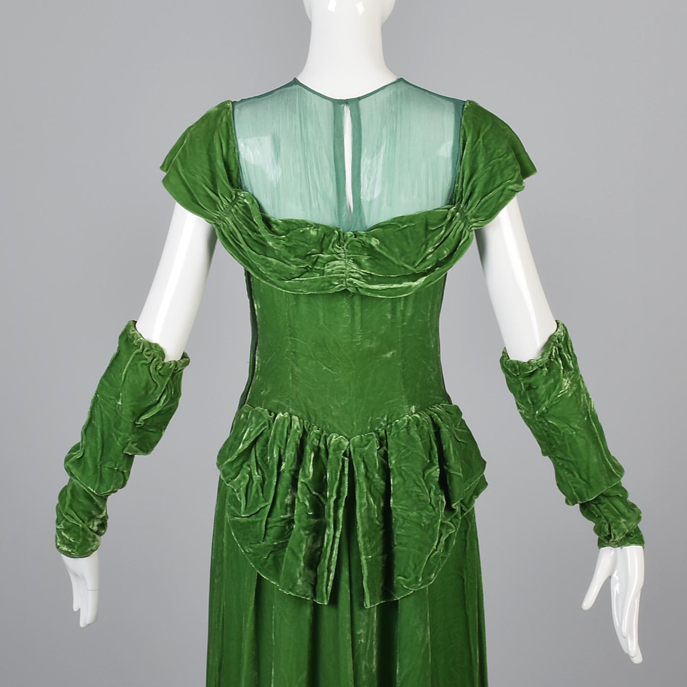 1940s Emerald Green Velvet Dress
