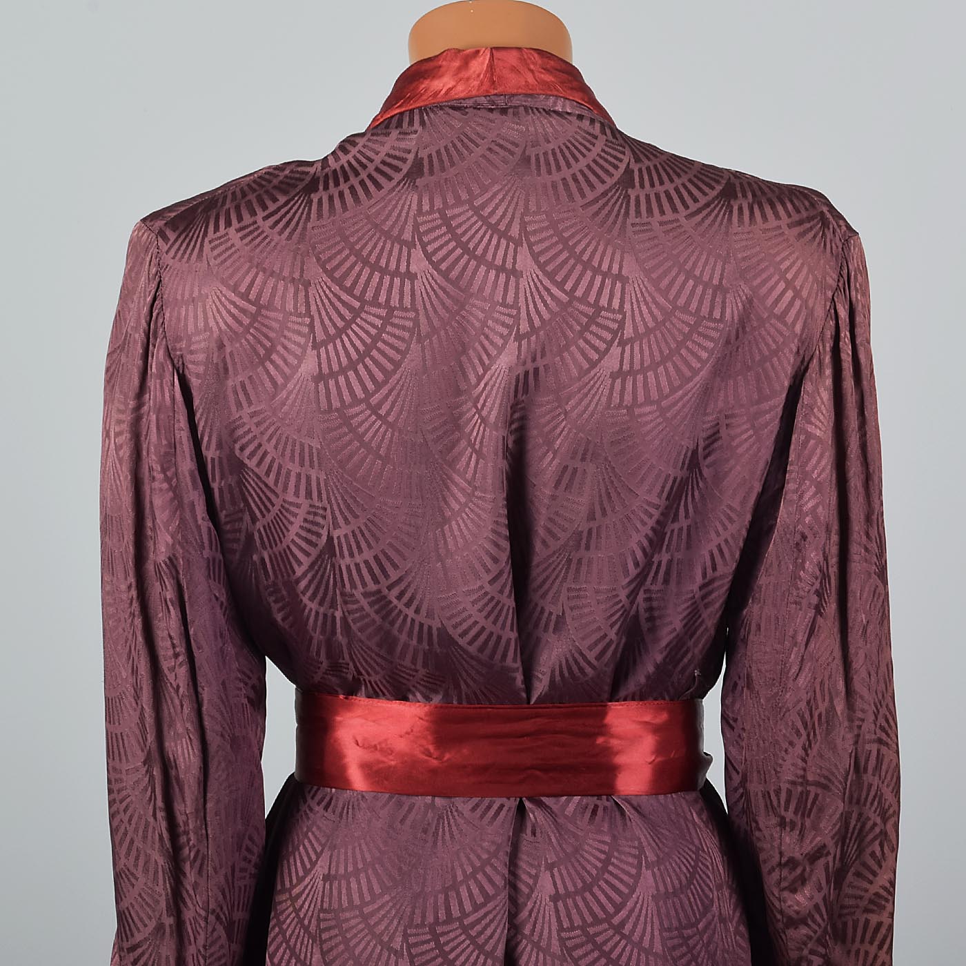 1940s Mens Rayon Robe with Art Deco Pattern