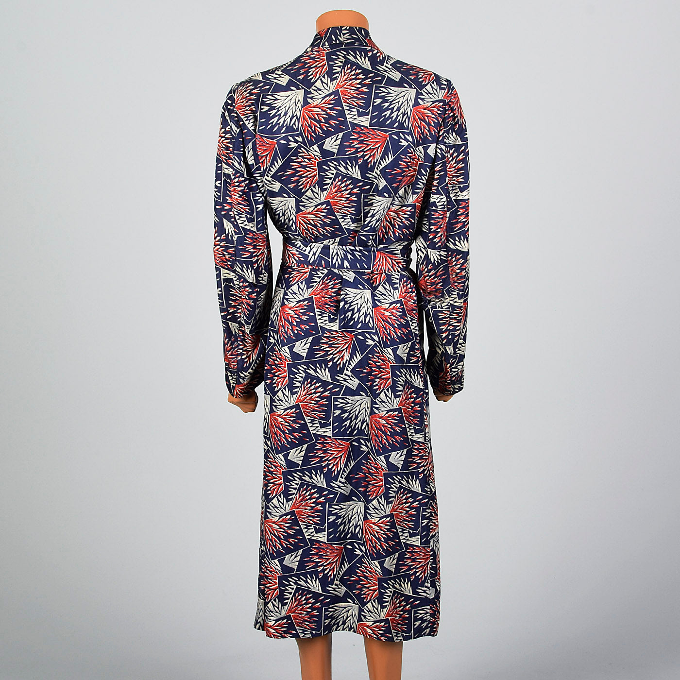 1940s Mens Sulka Silk Robe with Amazing Art Deco Print