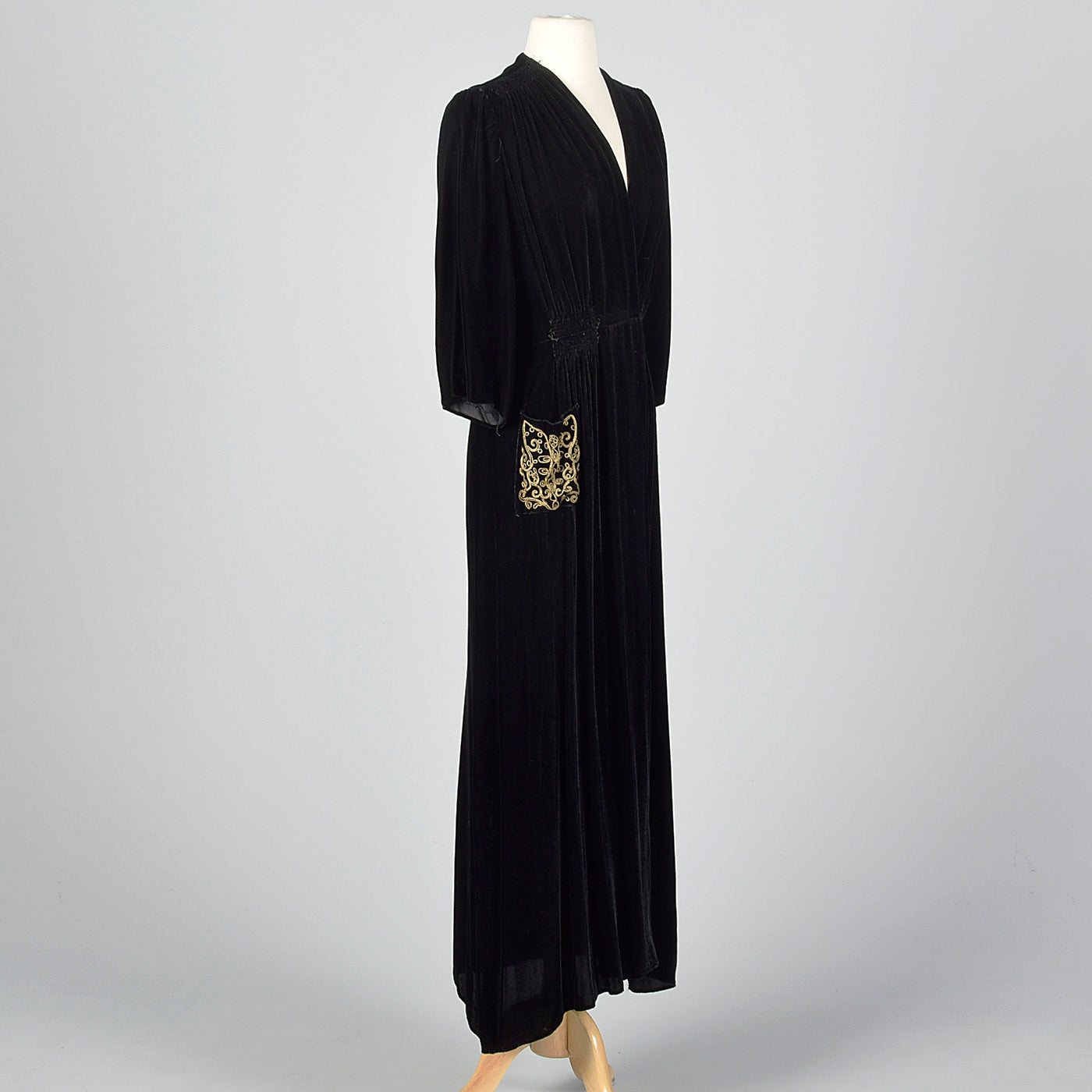 1930s Black Velvet Dressing Gown with Decorative Pocket