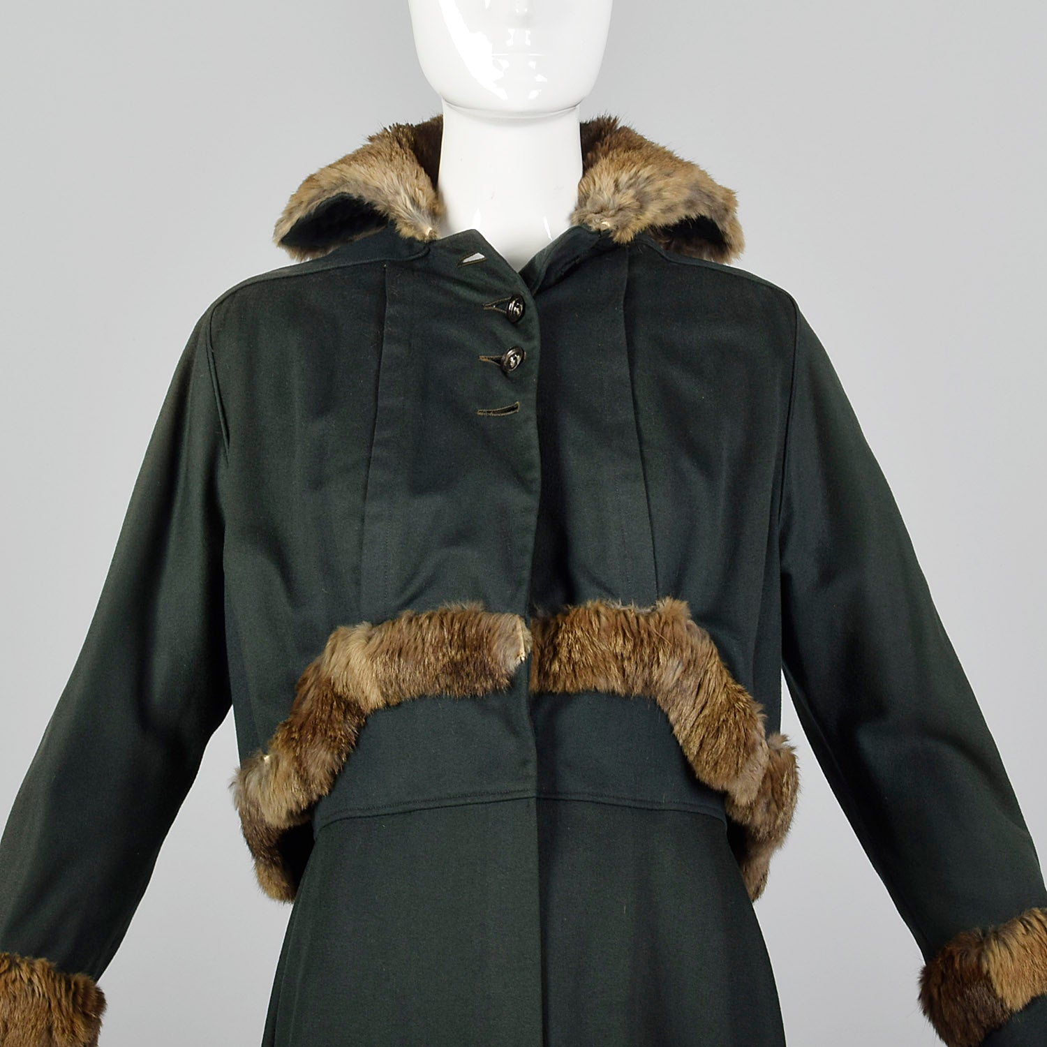 XS 1910s Green Wool Coat with Rabbit Fur Trim