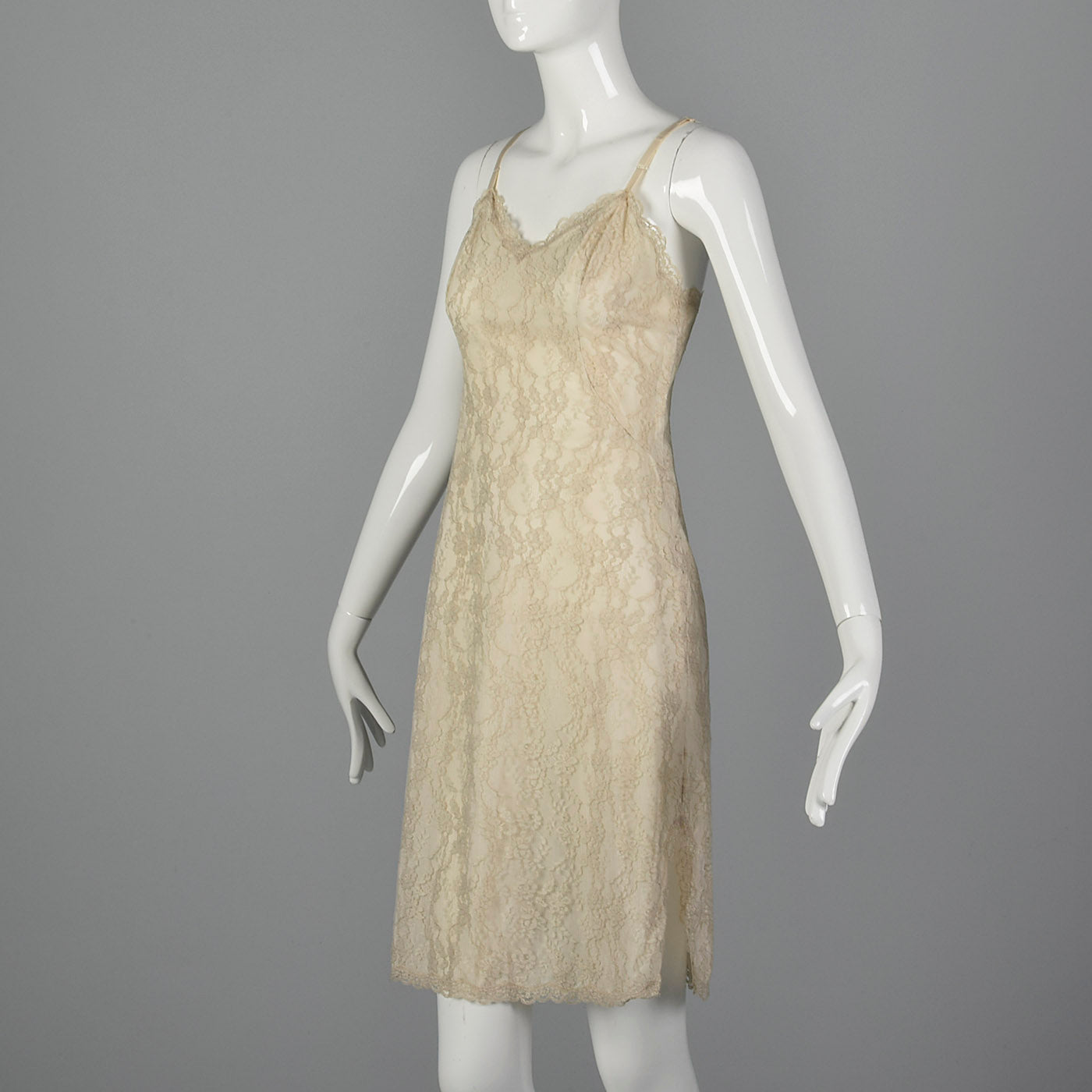 1950s Van Raalte Cream Lace Slip