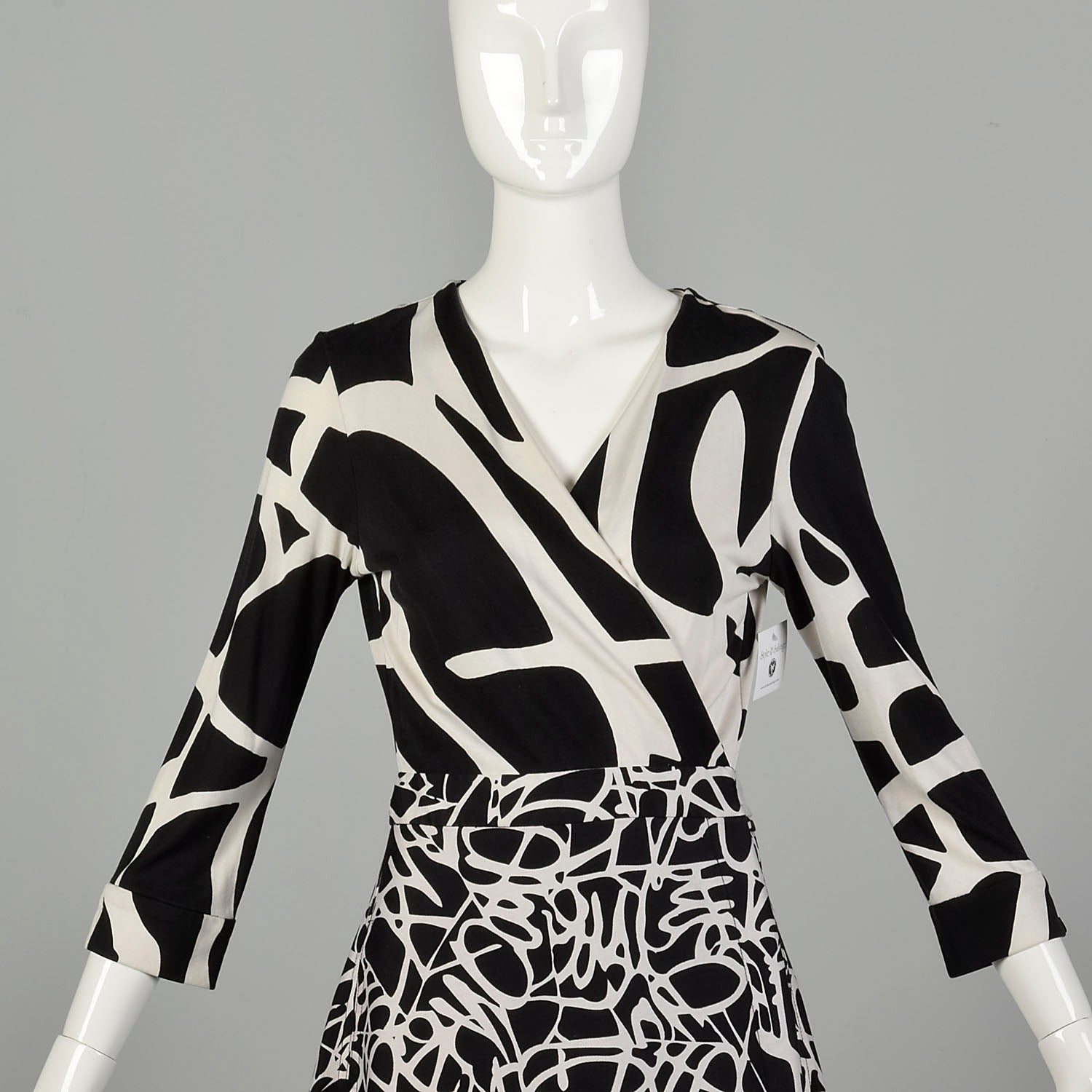 Medium Diane Von Furstenberg Wrap Dress Tie Waist Black Abstract Print