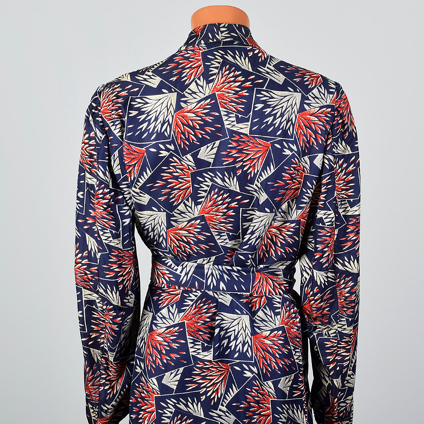 1940s Mens Sulka Silk Robe with Amazing Art Deco Print