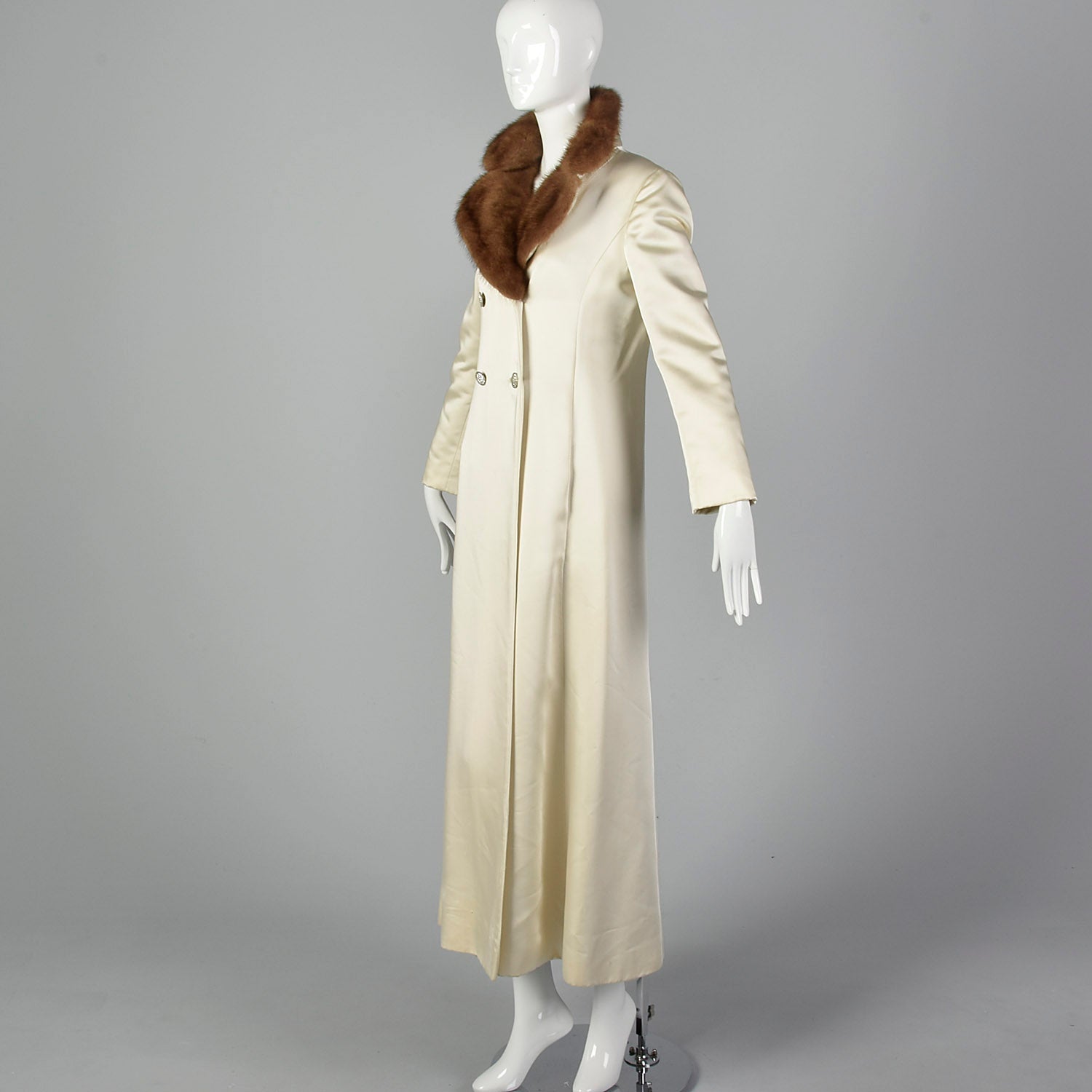 XS 1960s Ivory Opera Coat with Mink Collar