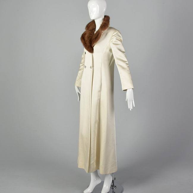 XS 1960s Ivory Opera Coat with Mink Collar