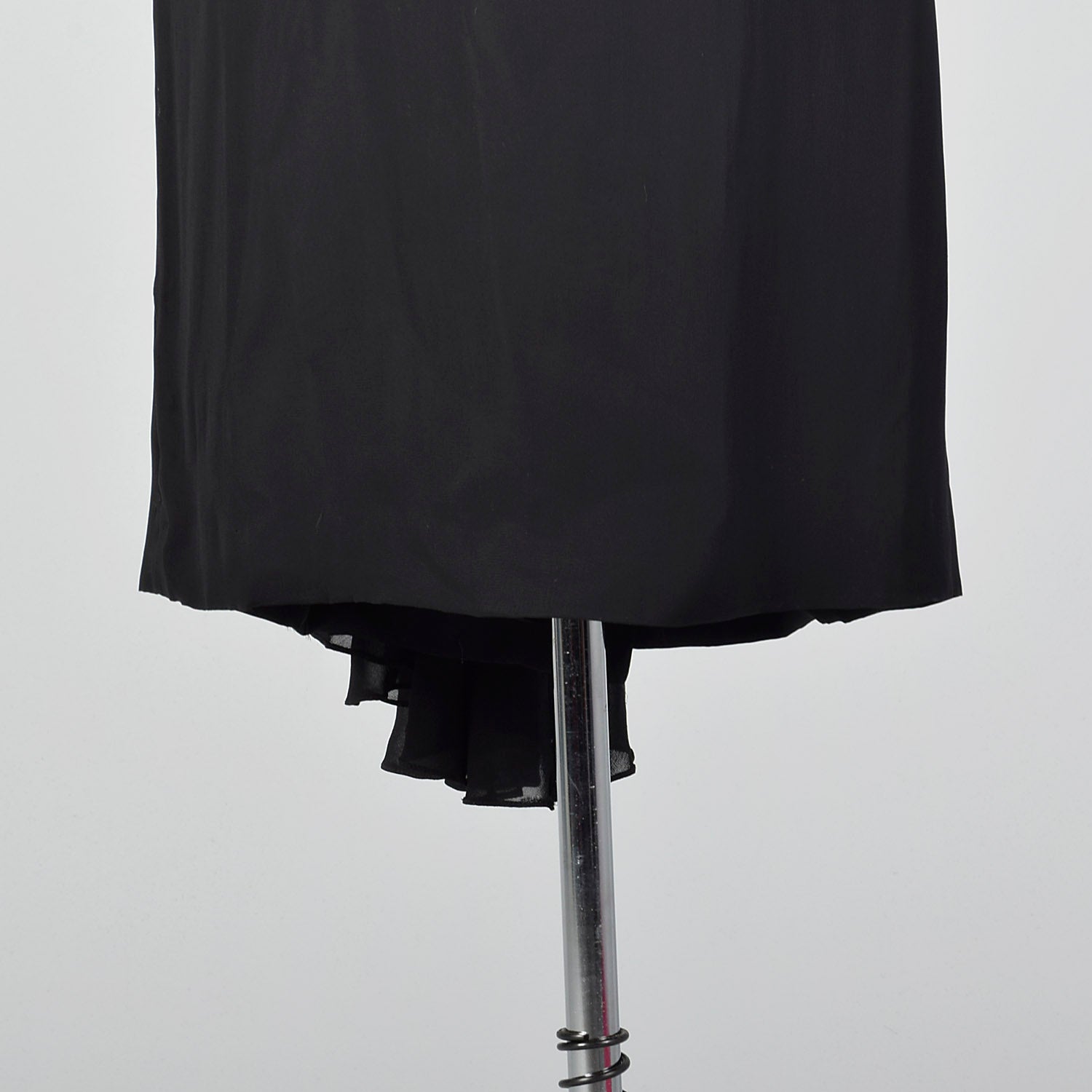 XS 1950s Black Cocktail Dress with Train