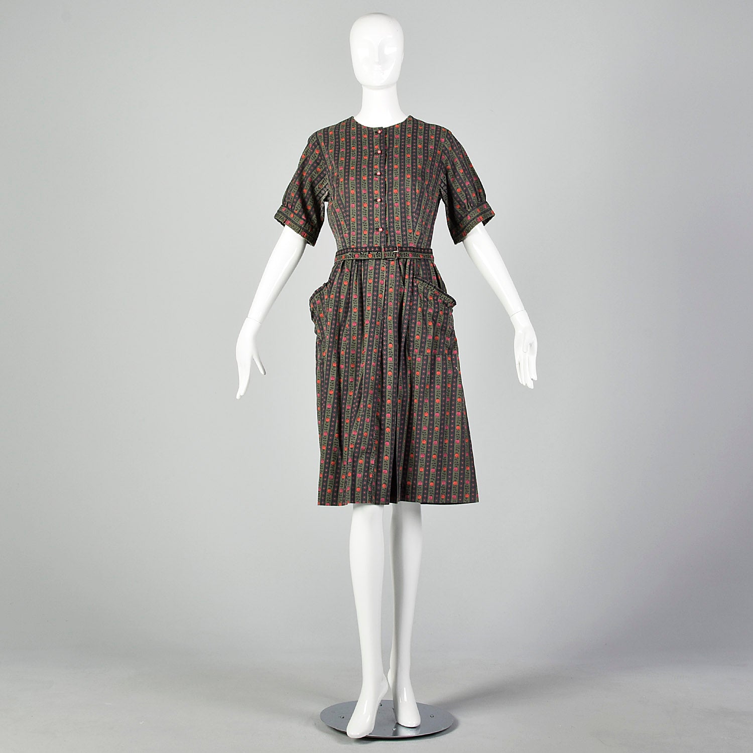 Medium 1950s Green Novelty Tulip Print Day Dress