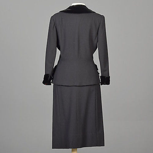 1950s Black Skirt Suit with Hourglass Shape