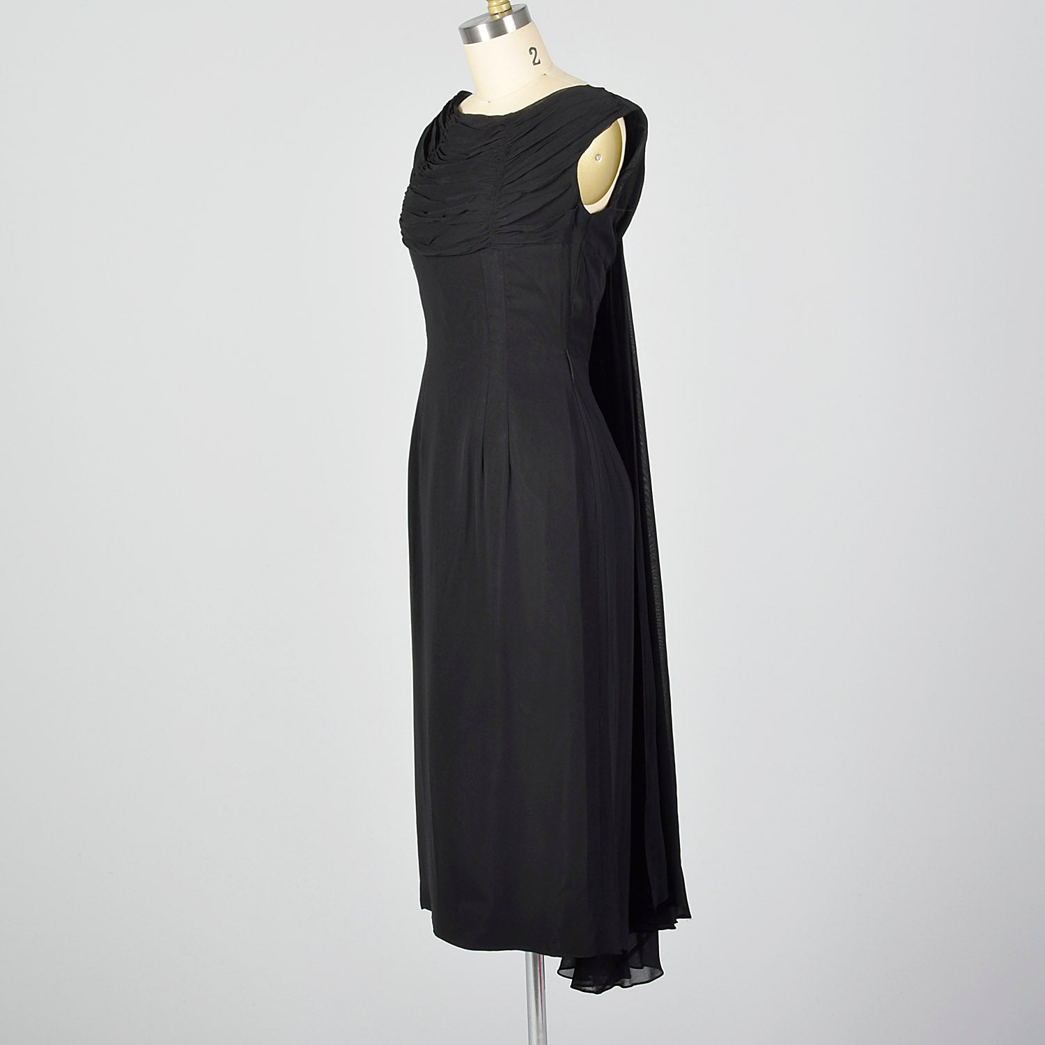 XS 1950s Black Cocktail Dress with Train