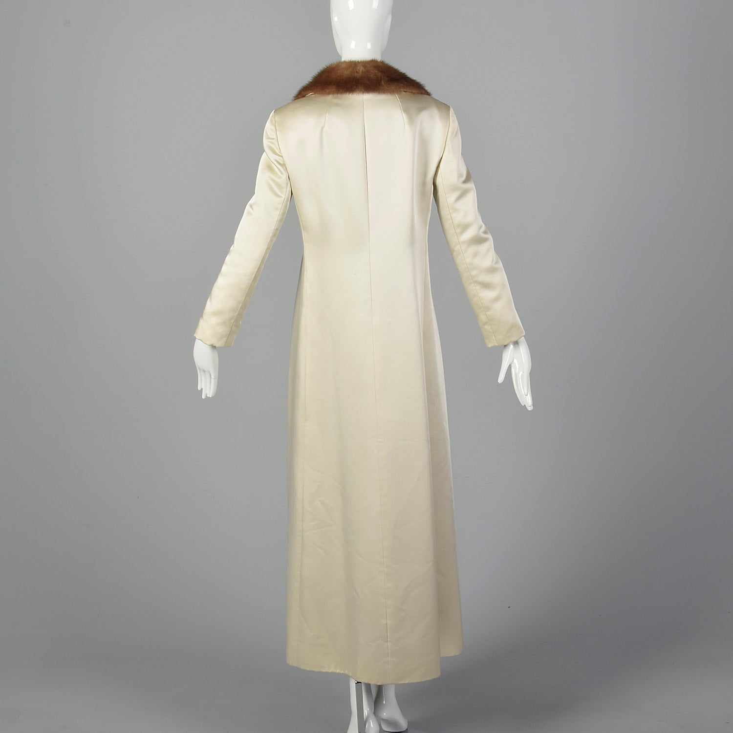 XS 1960s Ivory Opera Coat with Mink Collar