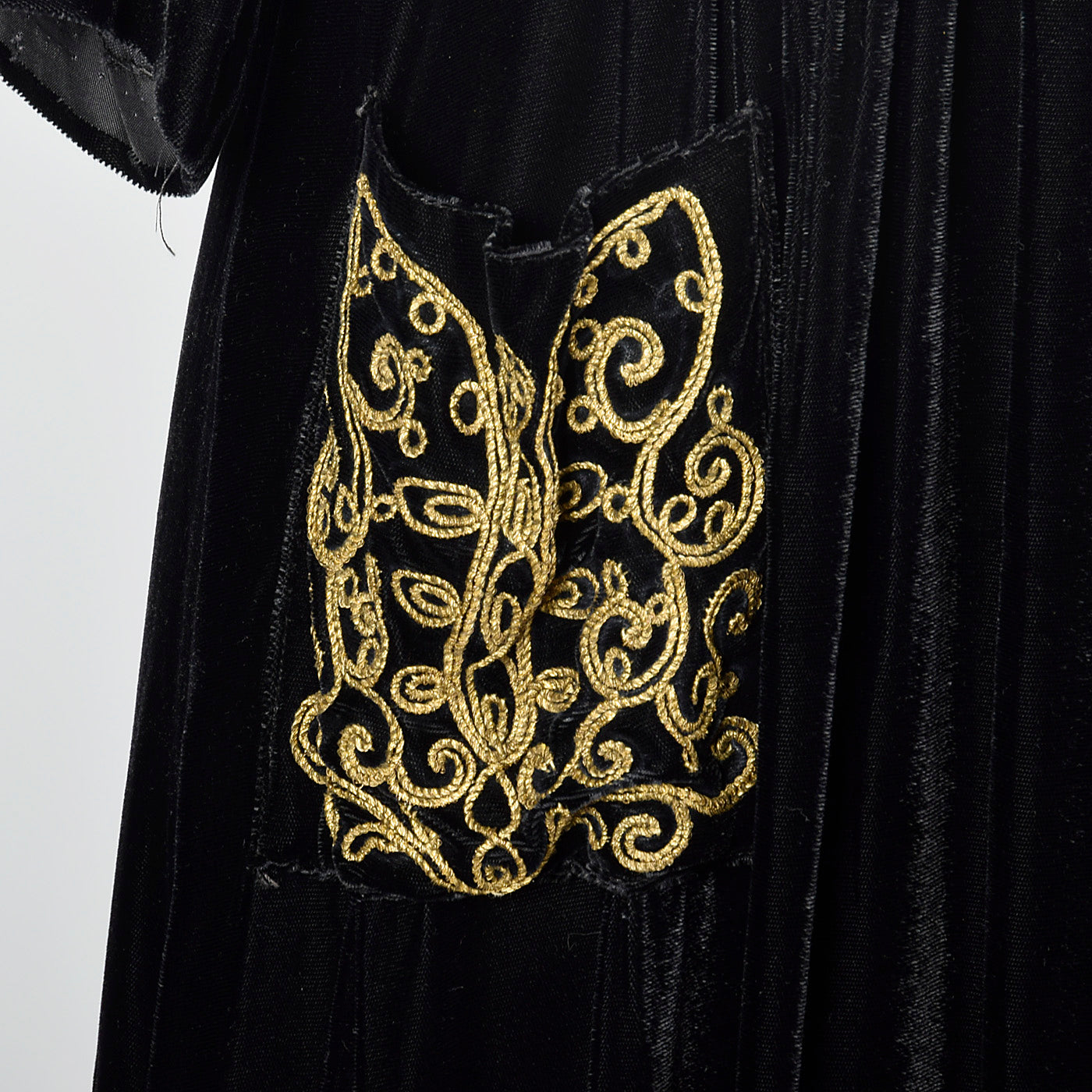 1930s Black Velvet Dressing Gown with Decorative Pocket Style & Salvage 1930s Black Velvet Dressing Gown with Decorative Pocket Style & Salvage