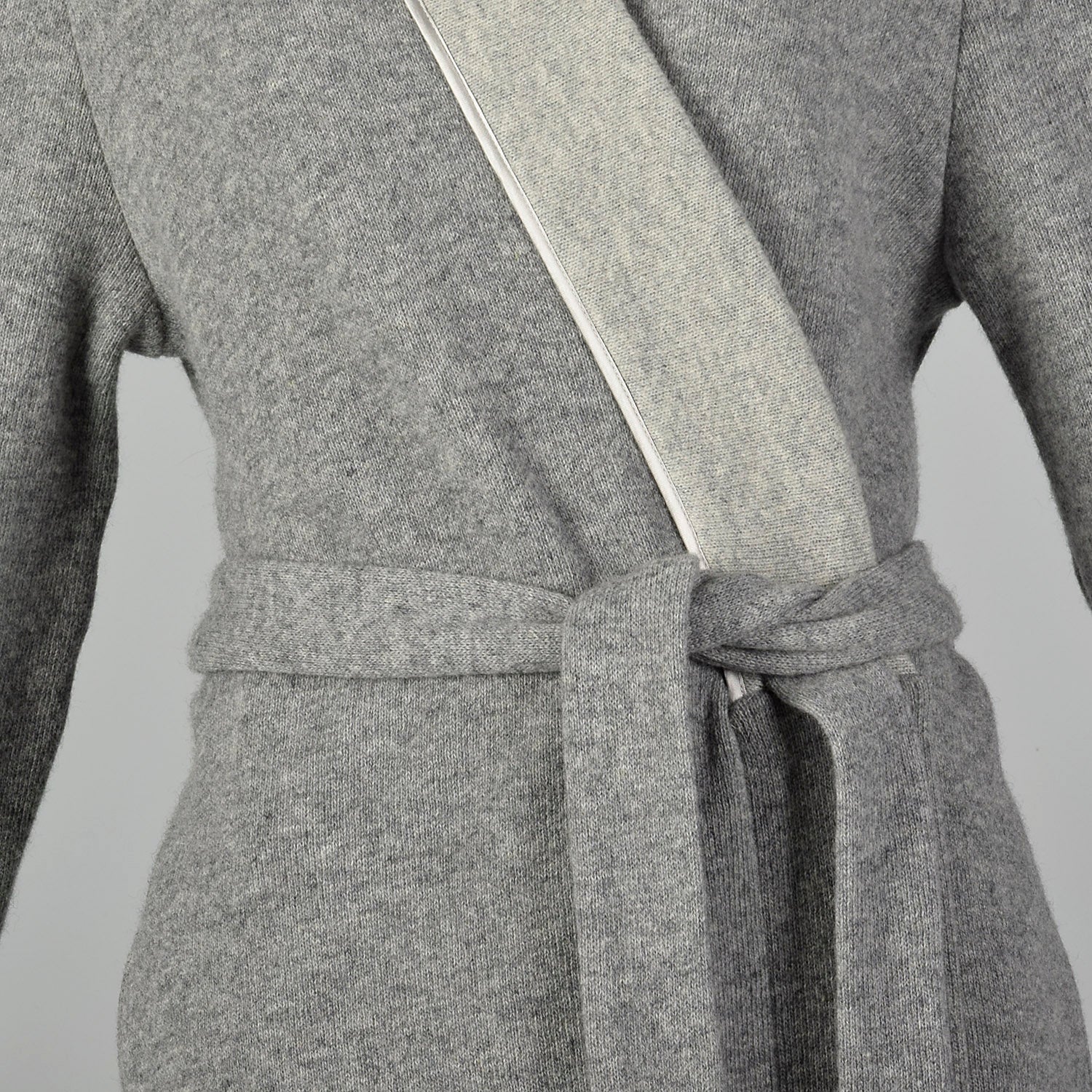 Medium Frette 1980s Gray Wool Robe