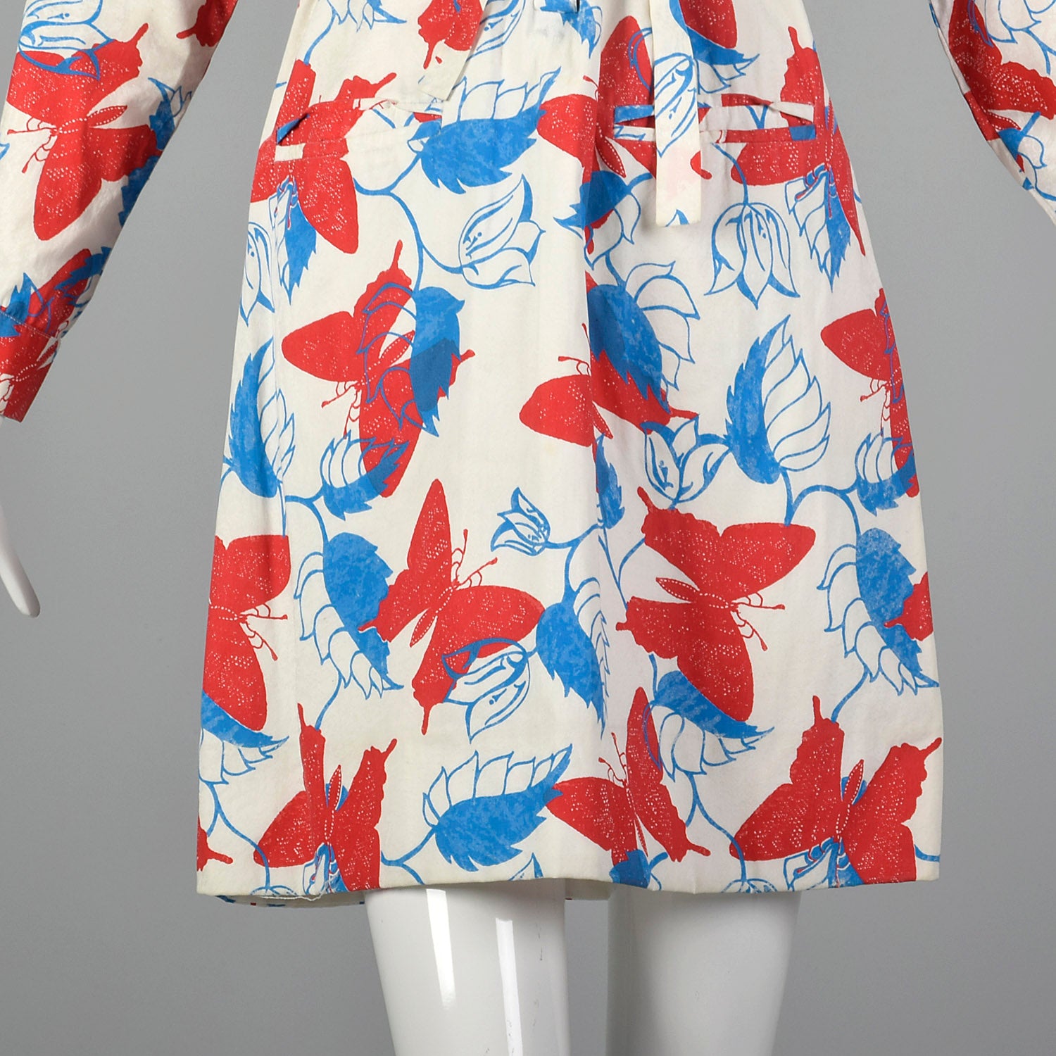 Small 1970s Butterfly Print Dress with Long Sleeves and Pockets