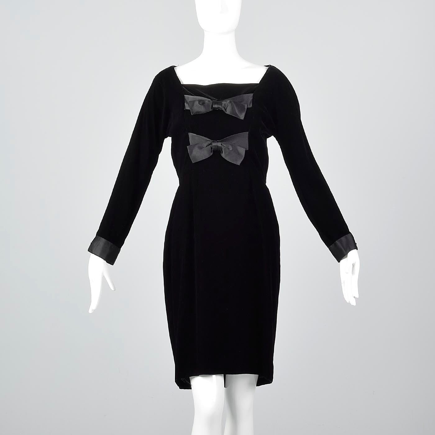 1980s Carolyne Roehm Black Velvet Dress