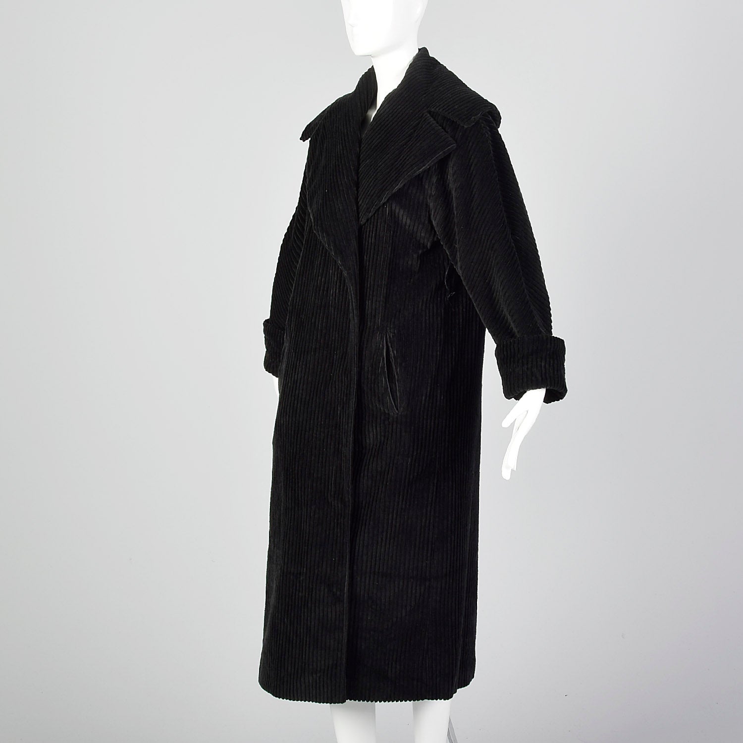 Medium Bill Blass 1980s Black Corduroy Coat