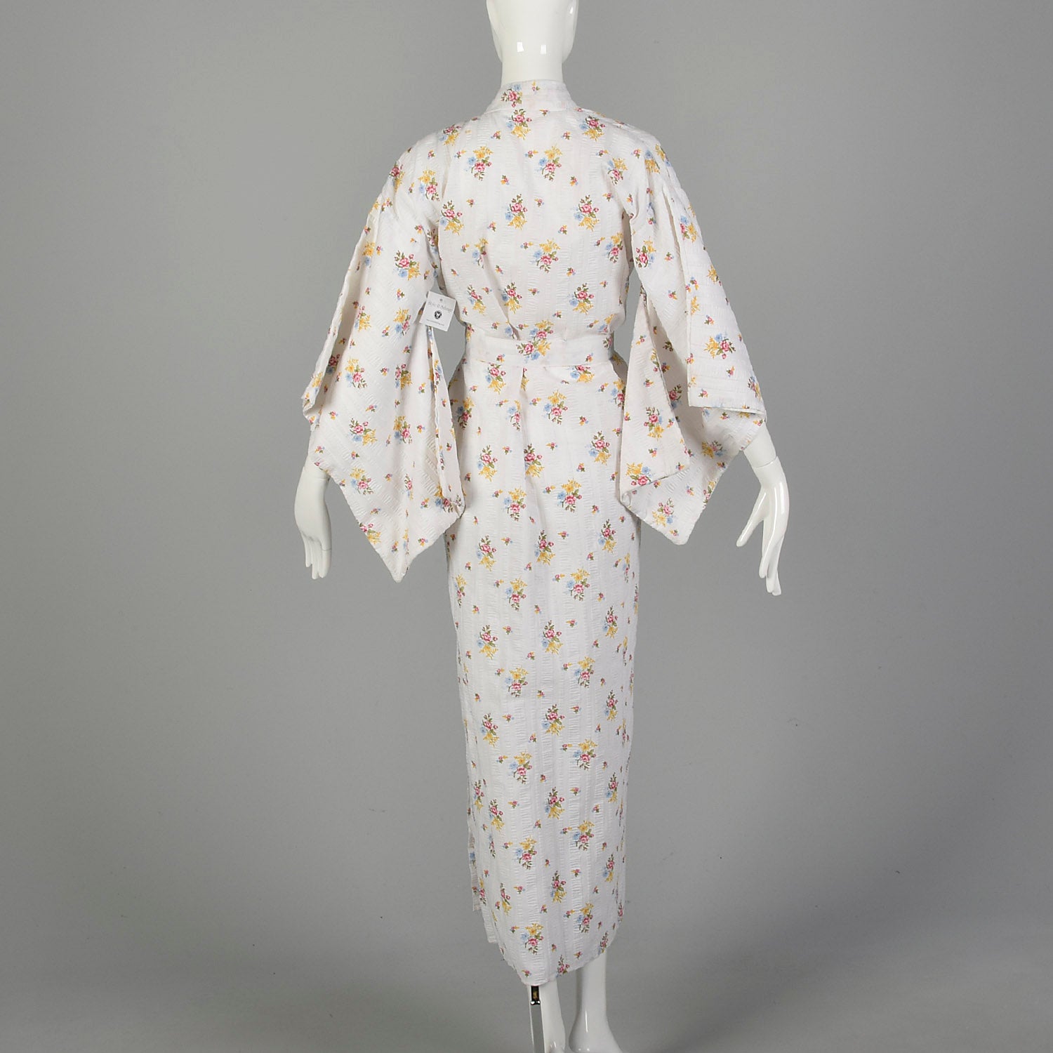 White Cotton 1970s Kimono Floral Seersucker Robe Long Sleeve